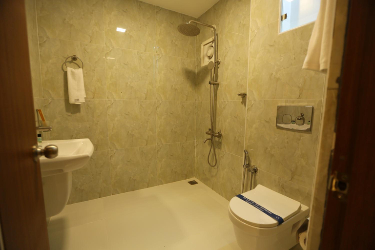 Bathroom 3, Mehar Inn Hotel, Sivaganga