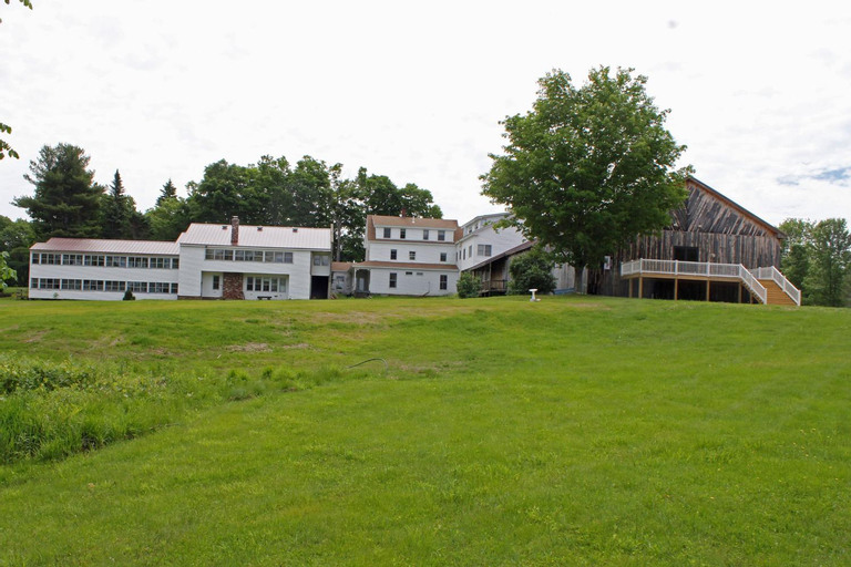 Exterior & Views