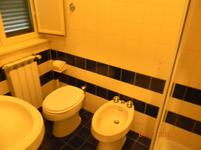 Bathroom 2, Casa per Ferie Beato Rosaz, Roma