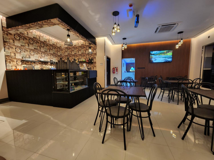 Food & Drinks 4, Summit Hotel Suites, Barka