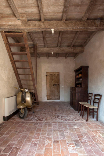 Public Area 2, Corte Mainolda, Mantua