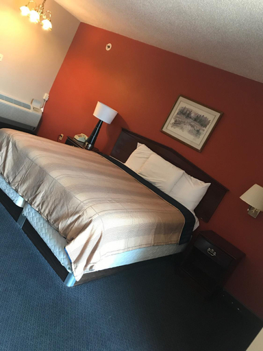 Bedroom 2, Knights Inn, Garland