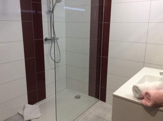 Bathroom 3, Les Chambres Chez Christine, Bas-Rhin