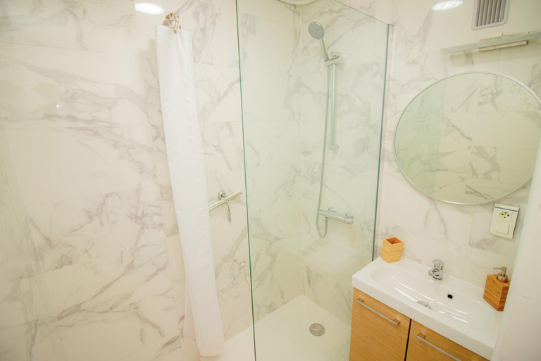 Shower 5, La Garden Room Logement en Colocation, Hauts-de-Seine
