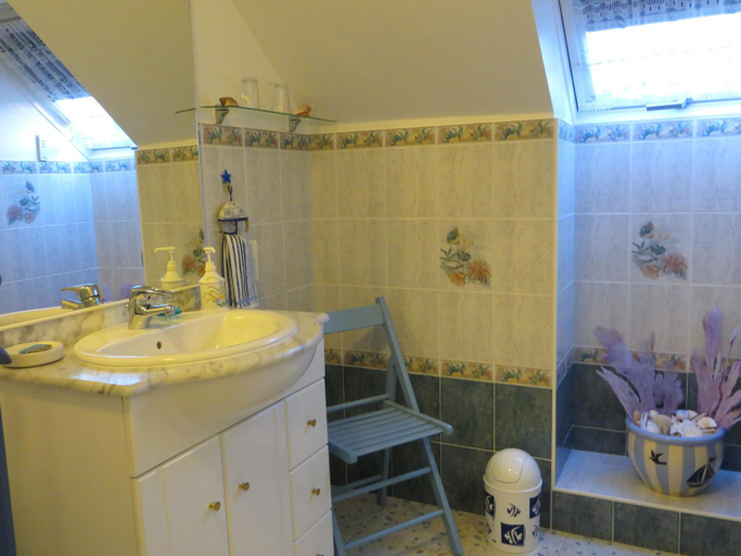 Others 2, La Maison s'apelle le P'tit Nid, Manche