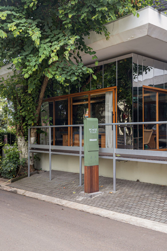 Exterior & Views 18