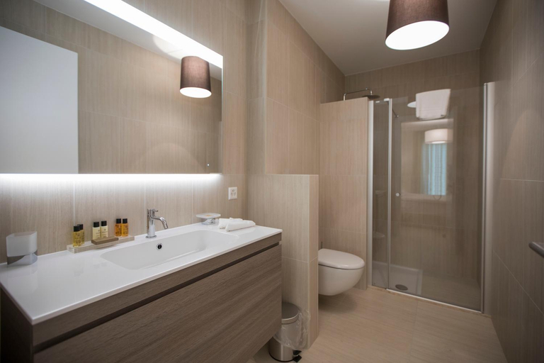 Bathroom 2, Delta Resort Apartments, Locarno