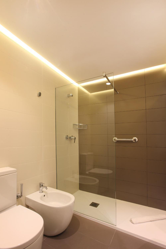 Bathroom 4, Hotel Carlos I, Alicante