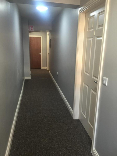 Others 5, The Townhouse