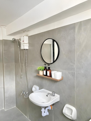 Bathroom 3, NEW Modern Suite near Airport & Beach, Lapu-Lapu City
