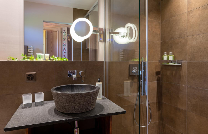 Bathroom 7