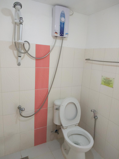 Bathroom 5, Garden of Gen Resort, Cavinti