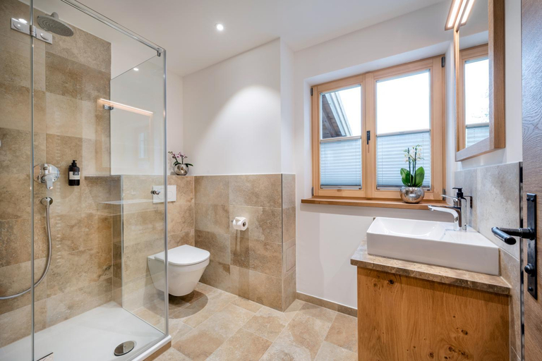 Bathroom 3, Alperie Ferienhaus, Miesbach