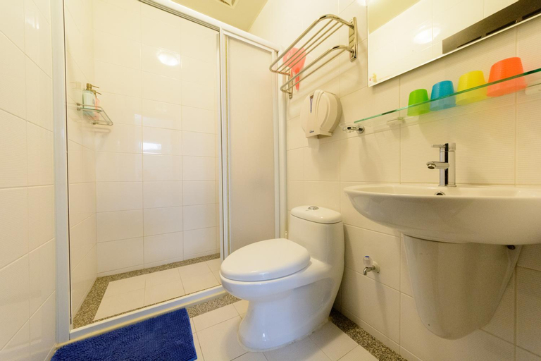 Bathroom 13