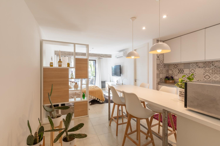 Others 5, Cbmona Suites, General Pedernera