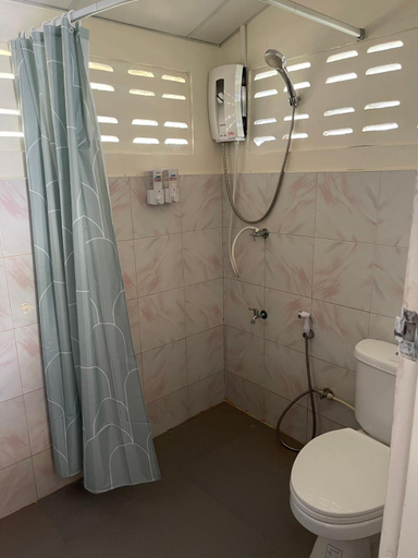 Bathroom 4, Koh Jum Delight Beach, Nua Khlong