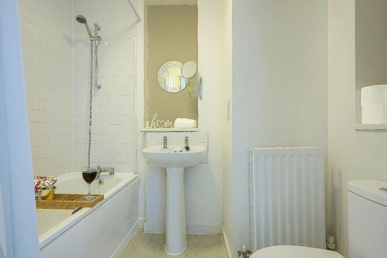Bathroom, Two Bedroom Two Bathroom Central MK Hub Apartment, Milton Keynes