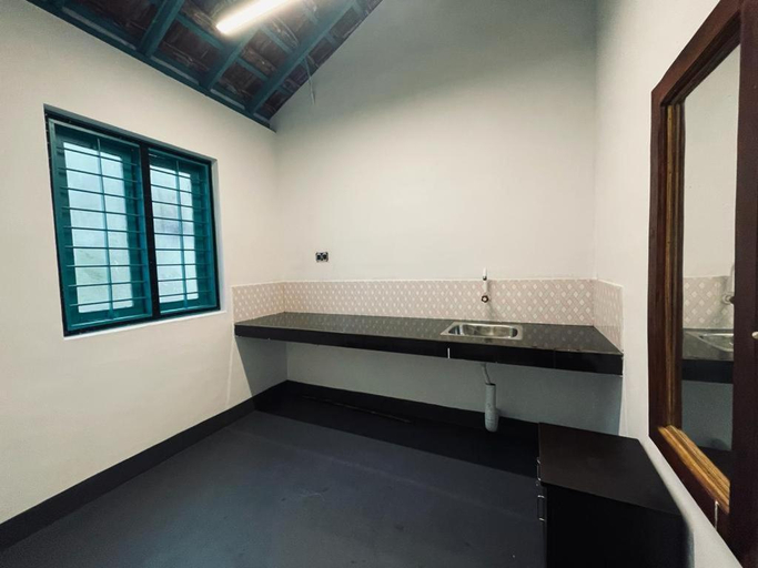 Bathroom 3, Cliff & Coral, Thiruvananthapuram