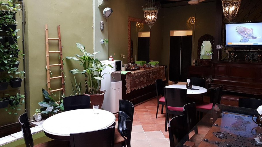 Food & Drinks 5, Cintra House, Penang Island