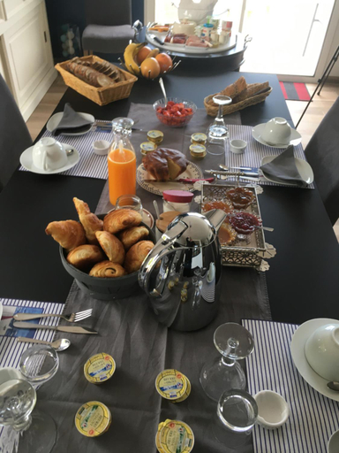 Food & Drinks