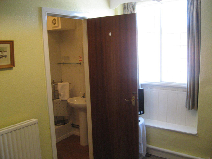 Others 5, The Red Lion Hotel, Herefordshire