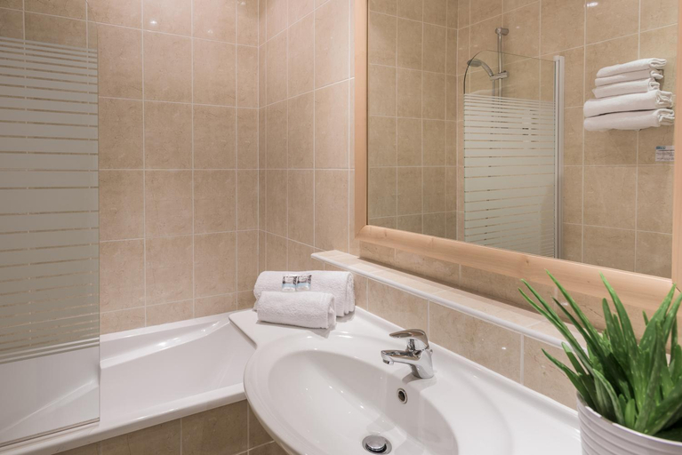 Bathroom 5, Mercure Tours Centre Gare Hotel, Indre-et-Loire