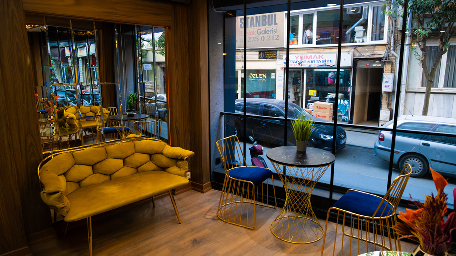 Food & Drinks, Sisli House By Remar Holding, Şişli