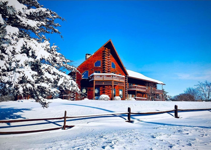 Point Au Roche Lodge, Clinton