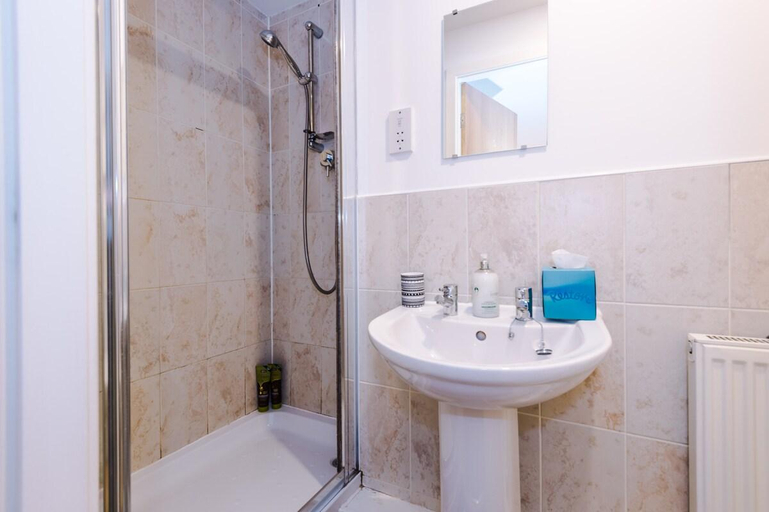 Others 3, Modern 2 bedroom apartment, Warrington