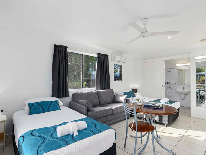 Bedroom 3, Queens Beach Tourist Village, Bowen