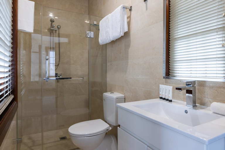 Bathroom 9