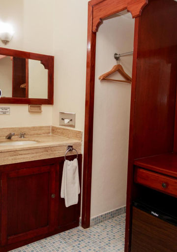 Bathroom 2, Best Western Hotel Madan, Centro