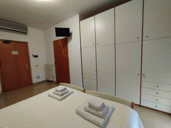 Bedroom 5, Apulia Hotel Roma, Roma