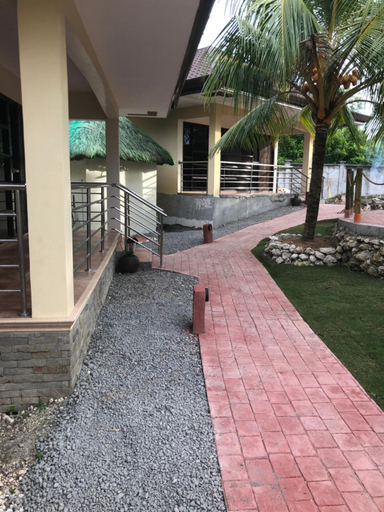 Others 4, Tyner's Place, Panglao