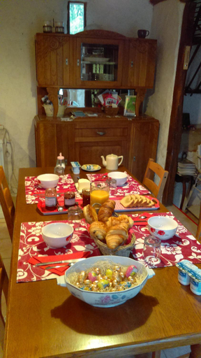 Others 2, Les 3 roses, Yonne