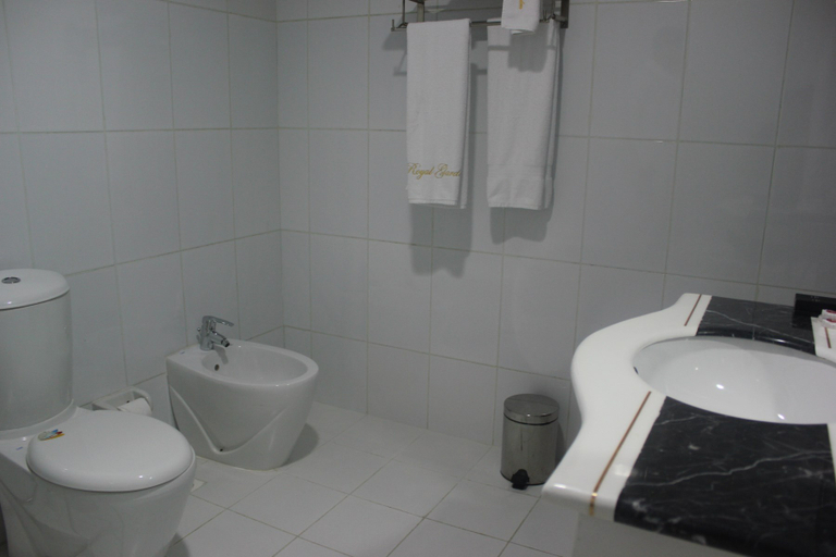 Bathroom, The Royal Garden Hotel, Sohar