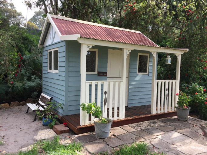 Whispering Pines Bed and Breakfast, Collie