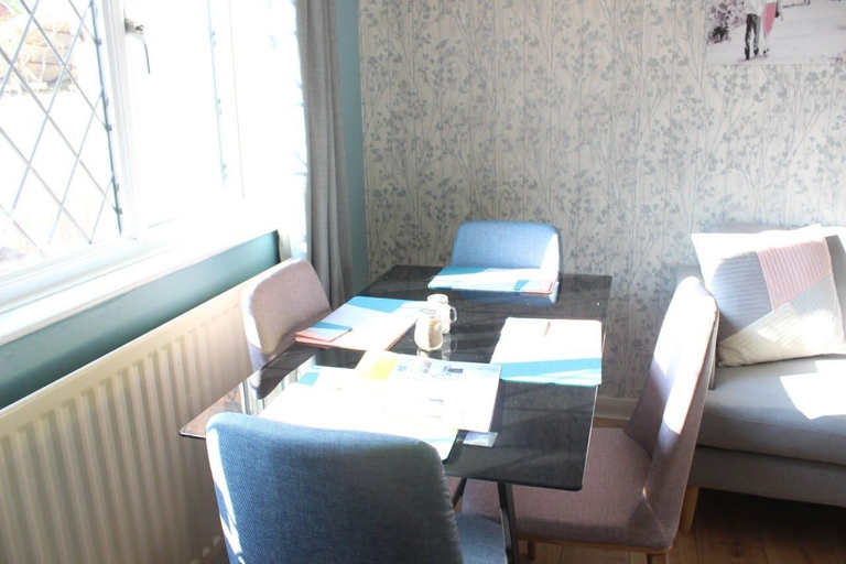 Others, Stunning Spacious Contemporary 2 Bedroom Flat, London