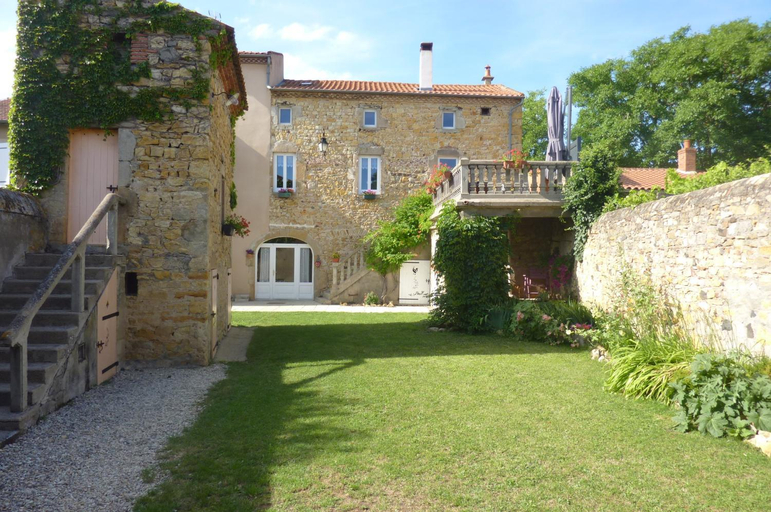 Others 2, la maison de roussi, Puy-de-Dôme