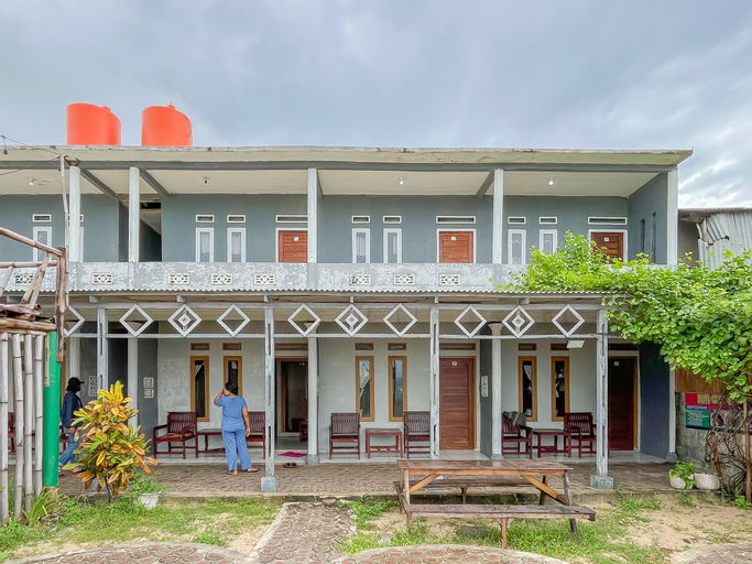 Exterior & Views 2, Penginapan Diar near Pantai Santolo Mitra RedDoorz, Garut