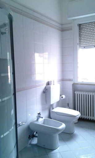 Bathroom 15