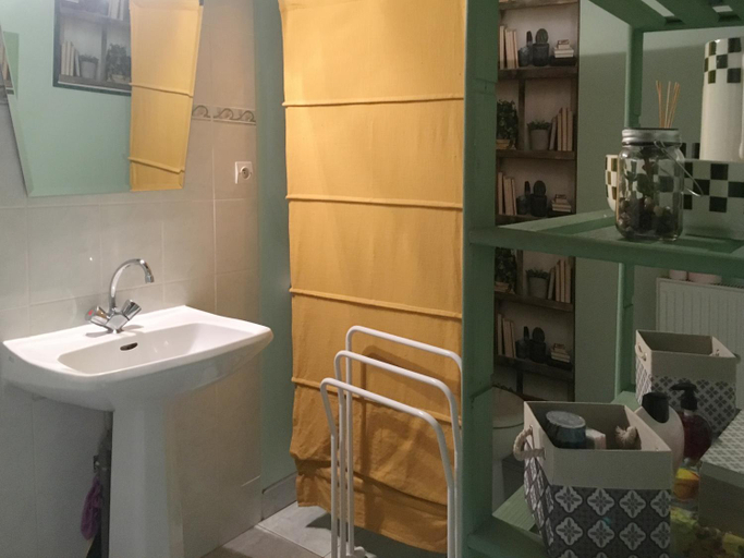 Bathroom, La Chambre des Buissonnats, Saône-et-Loire