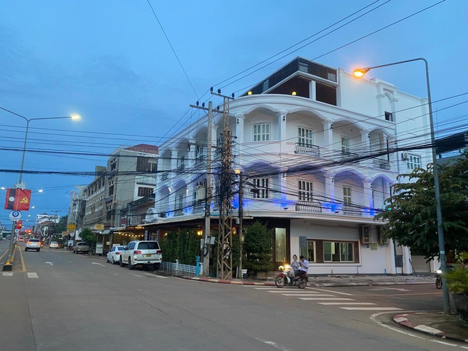 Exterior & Views 1, Subbinh Hotel and Restaurant, Pakxe