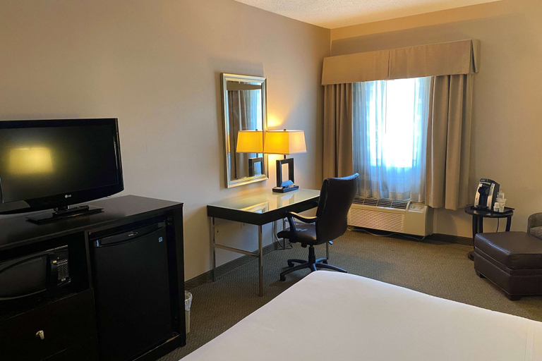 Bedroom 3, Wingate by Wyndham Ashland, Ashland