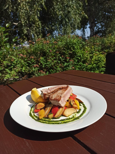 Food & Drinks 4, Seberak - ubytovani v CHATICKACH a GLAMPING, Praha 4