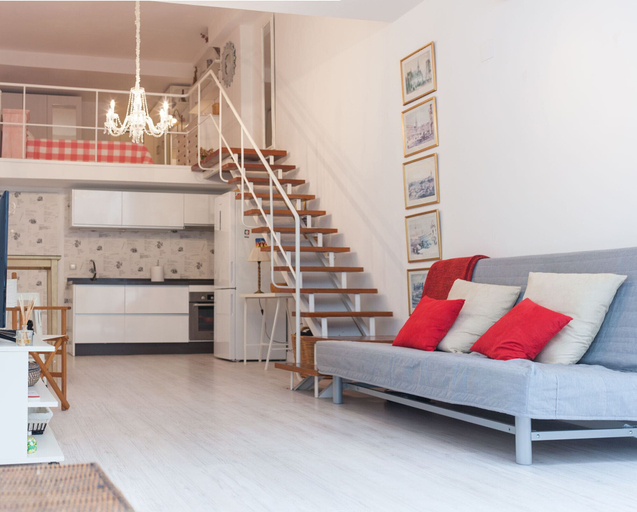Others 5, Duplex Center, Sevilla