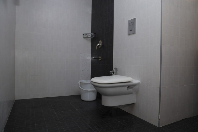 Bathroom 9