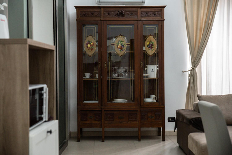Others 5, Zefnea House, Catania