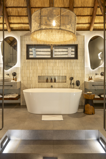 Bathroom 3, Simbavati Waterside, Ehlanzeni
