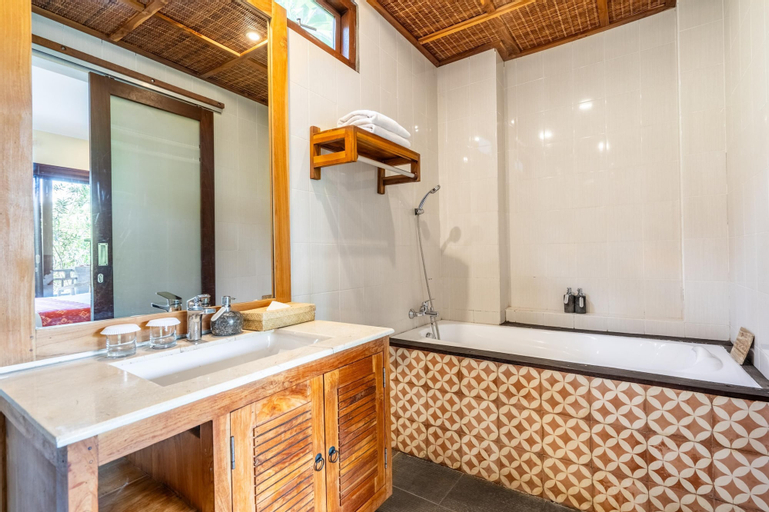 Bathroom 22